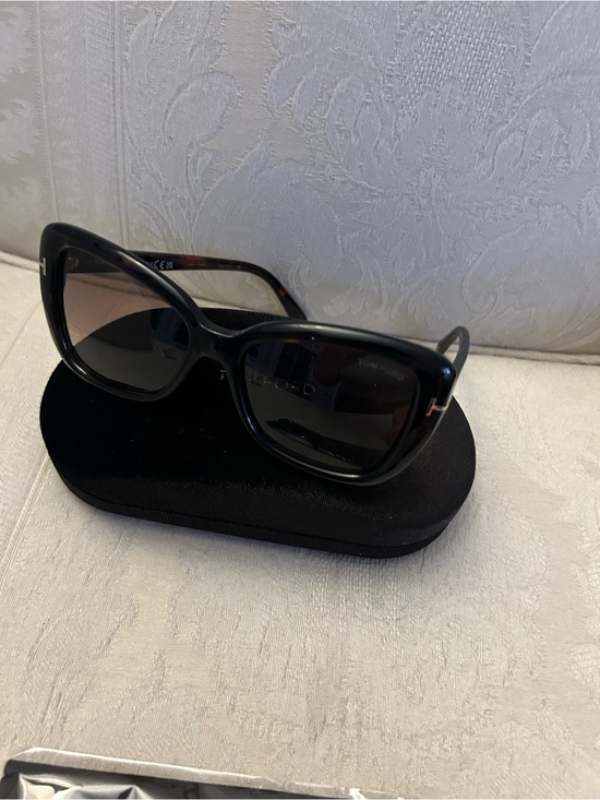 New arrival! Authentic TOM FORD
MAEVE FT1008 oversized Havana Cat Eye Sunglasses main image 12